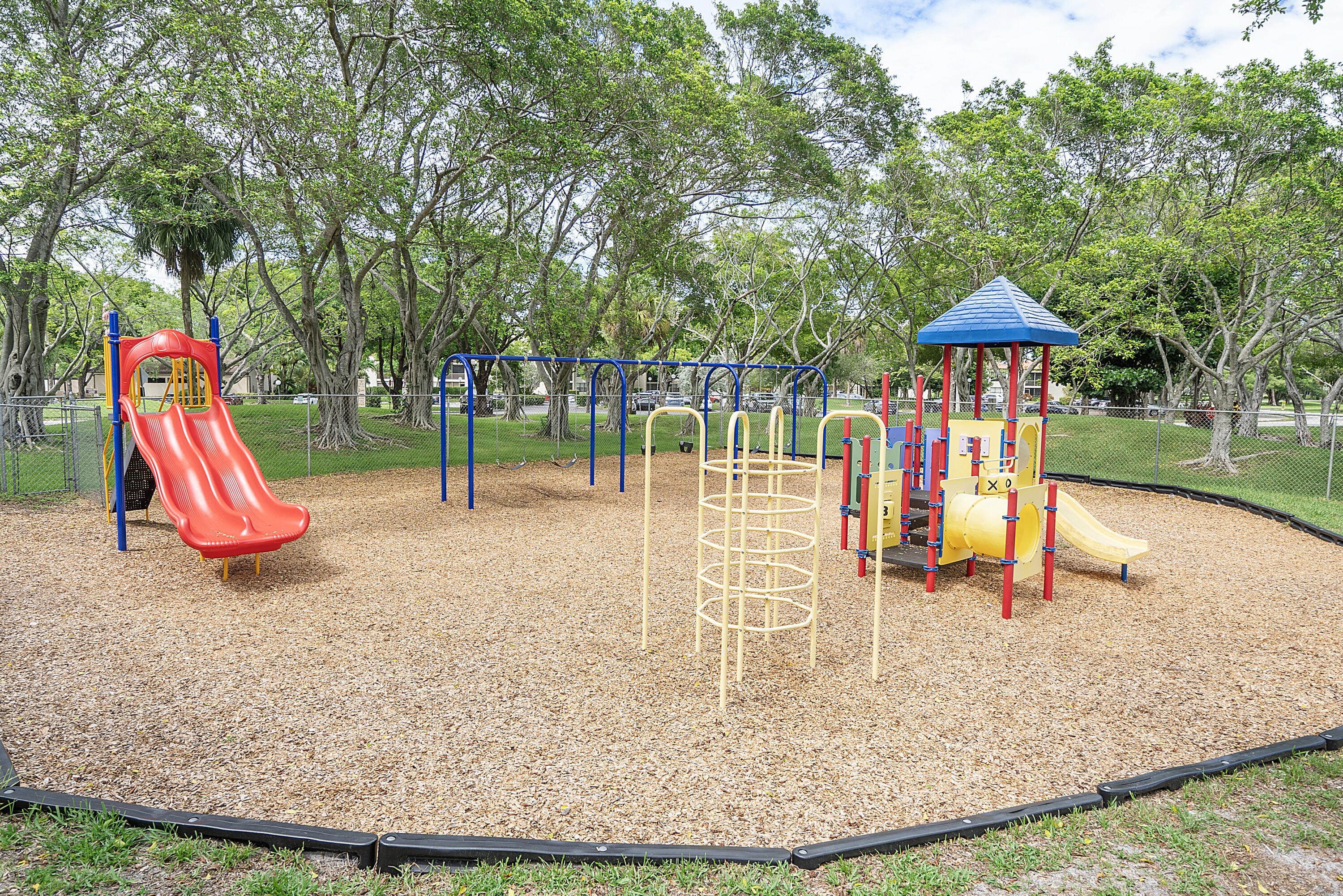 CYPRESS BEND CONDOMINIUM VII - Residential