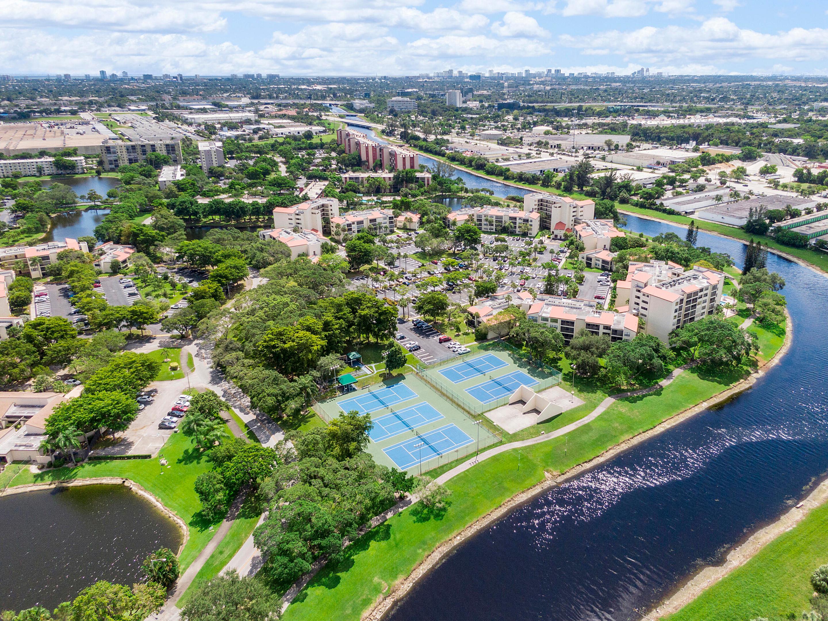 CYPRESS BEND CONDOMINIUM VII - Residential