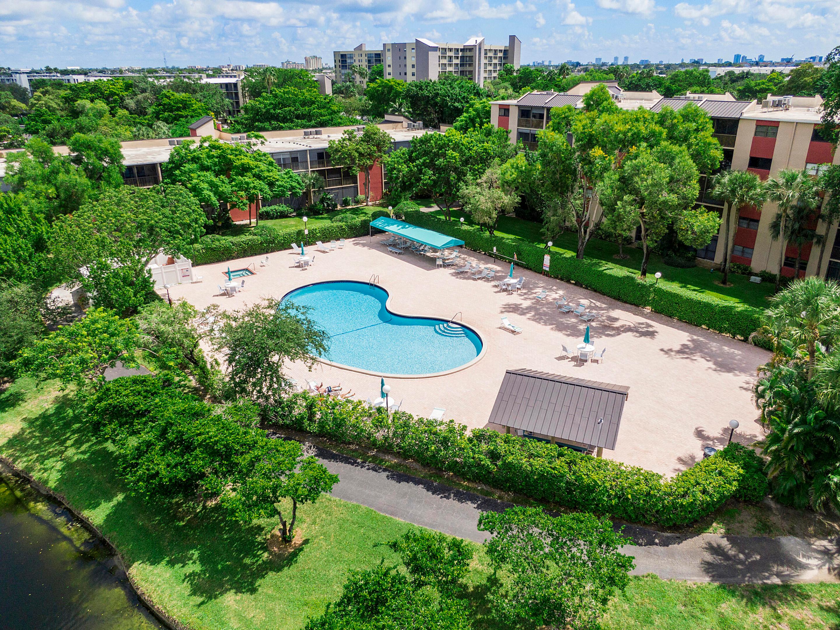 CYPRESS BEND CONDOMINIUM VII - Residential