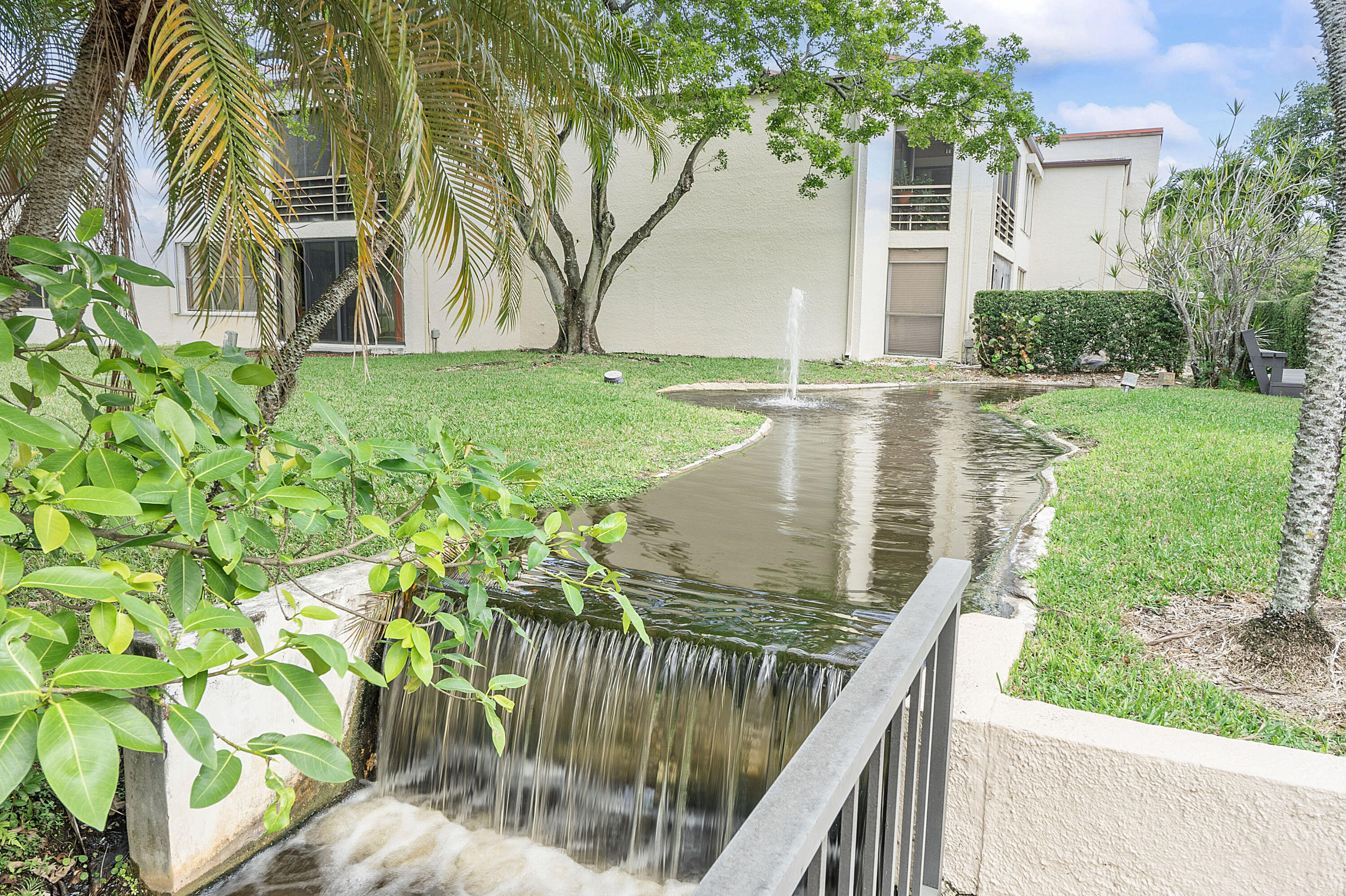 CYPRESS BEND CONDOMINIUM VII - Residential