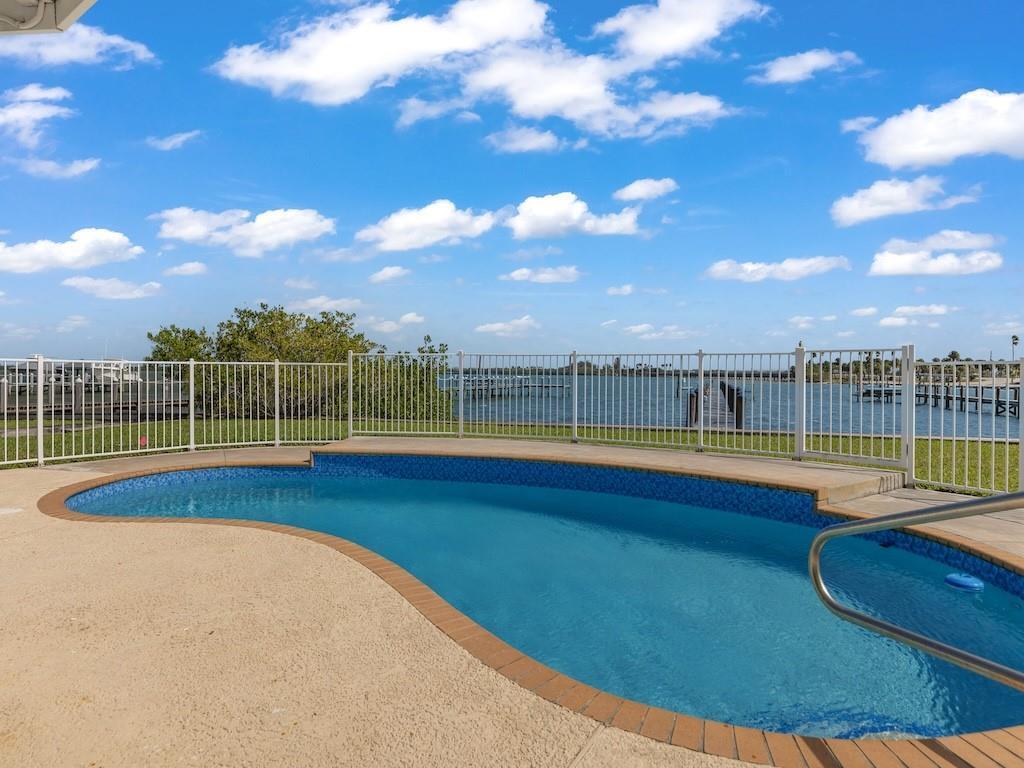 REPLAT OF POR NARANJA TR SHELLMOUND BCH - Residential