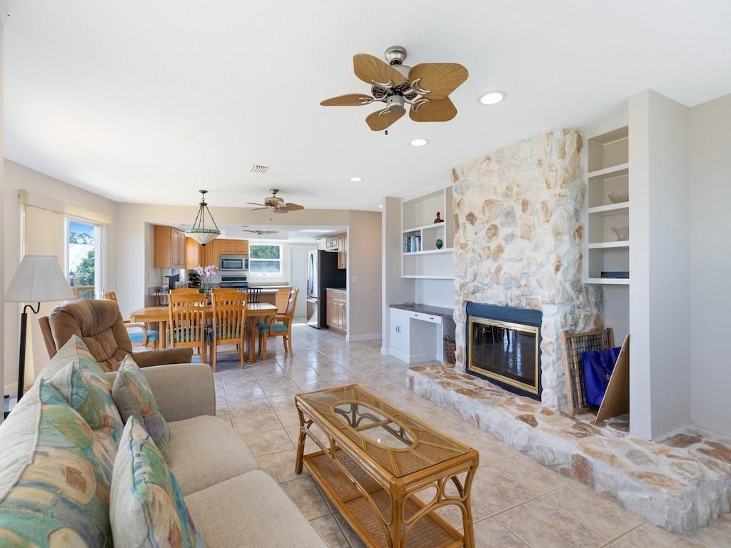 REPLAT OF POR NARANJA TR SHELLMOUND BCH - Residential