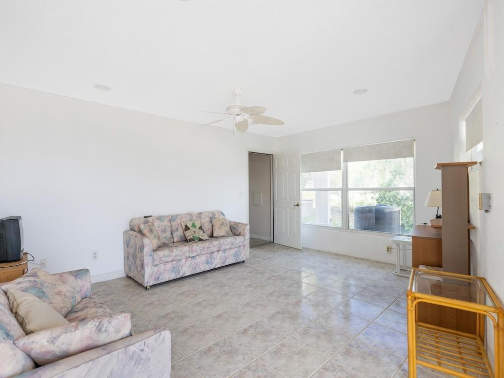 REPLAT OF POR NARANJA TR SHELLMOUND BCH - Residential