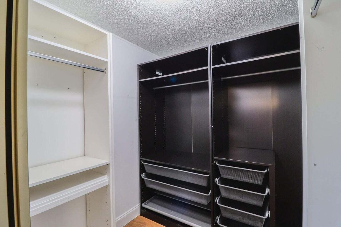 SPANISH LAKES - Residential