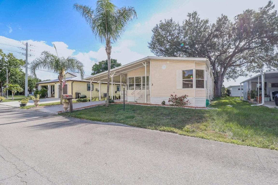 SPANISH LAKES - Residential