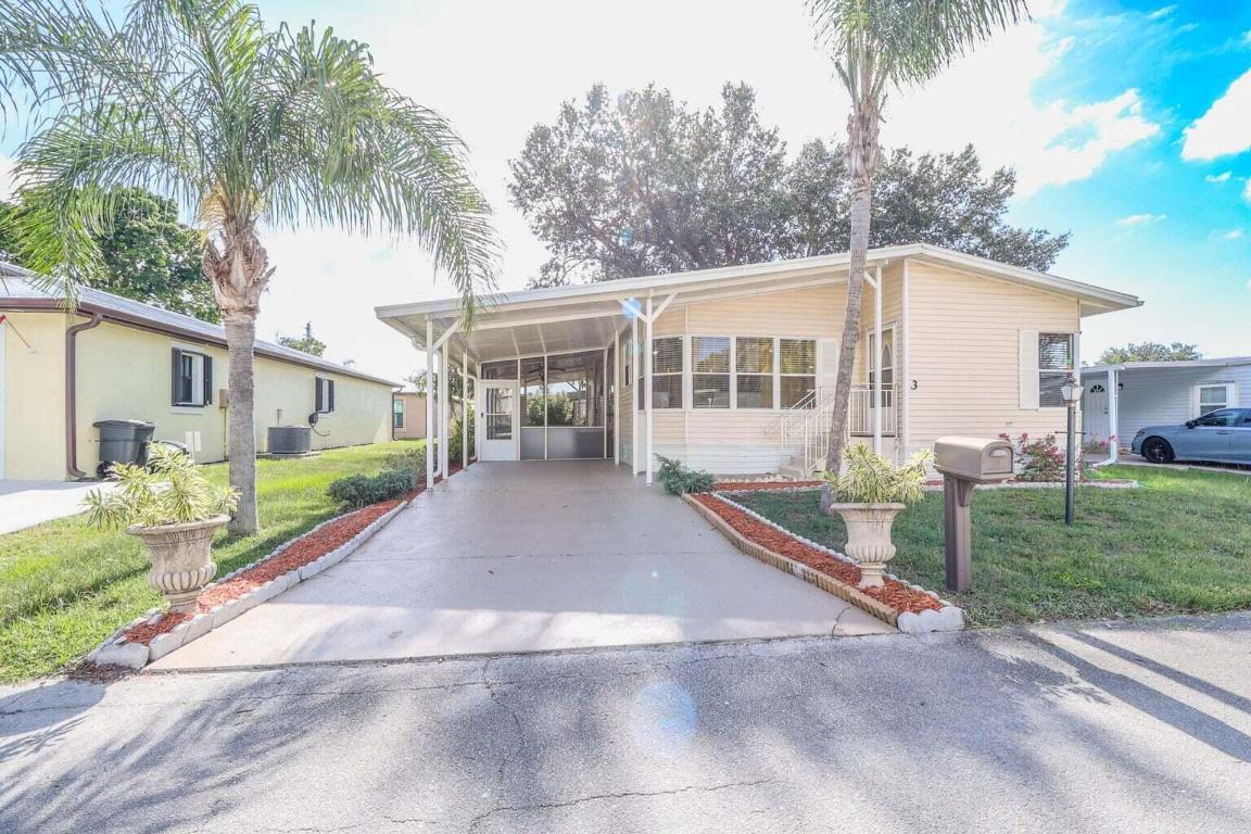 SPANISH LAKES - Residential