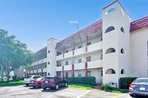 8020 N Sunrise Lakes Dr Unit 206, Fort Lauderdale, FL MLS: F10492650