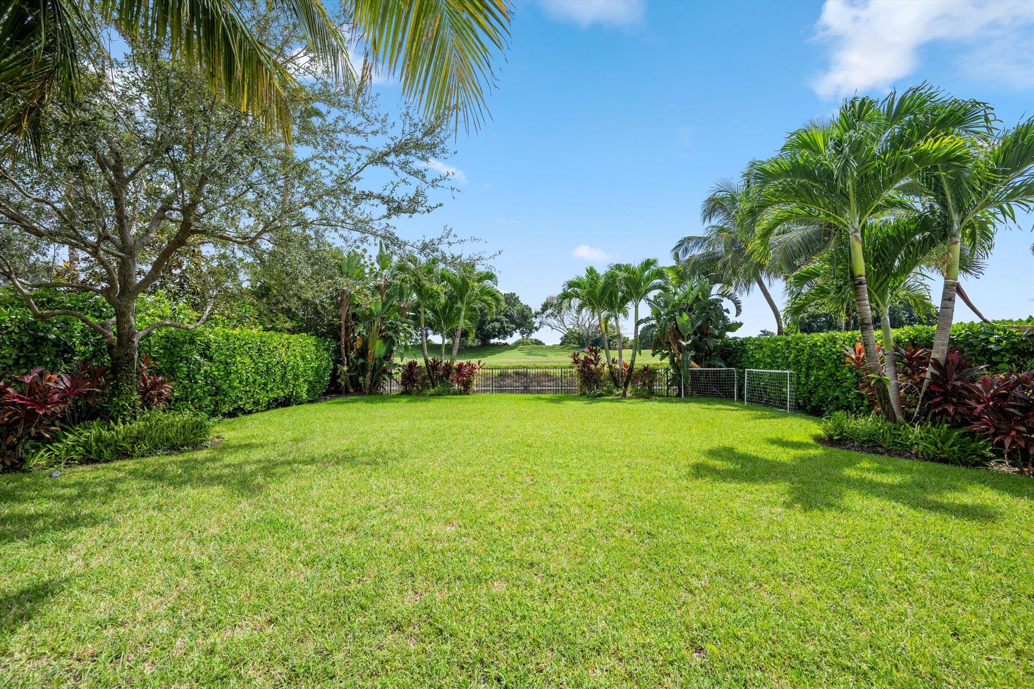 HUNTERS CHASE OF PALM BEA - Residential