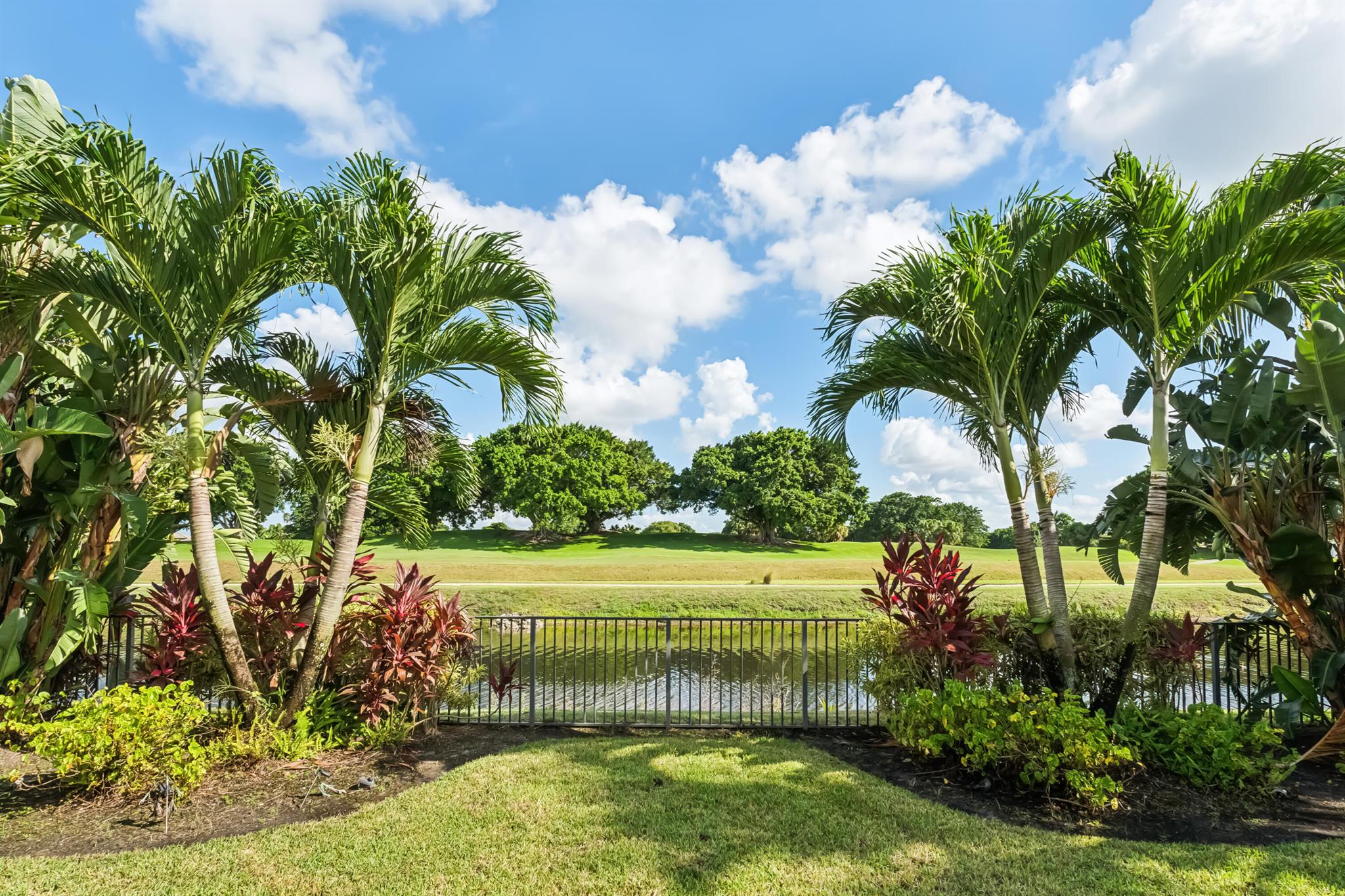 HUNTERS CHASE OF PALM BEA - Residential