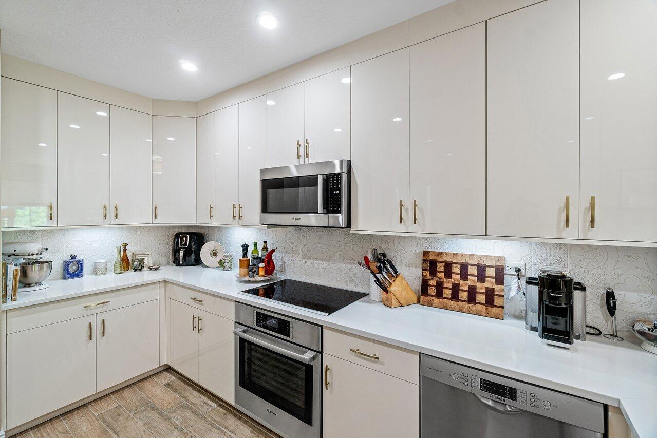 CITY WALK AT PINEAPPLE GR - Residential