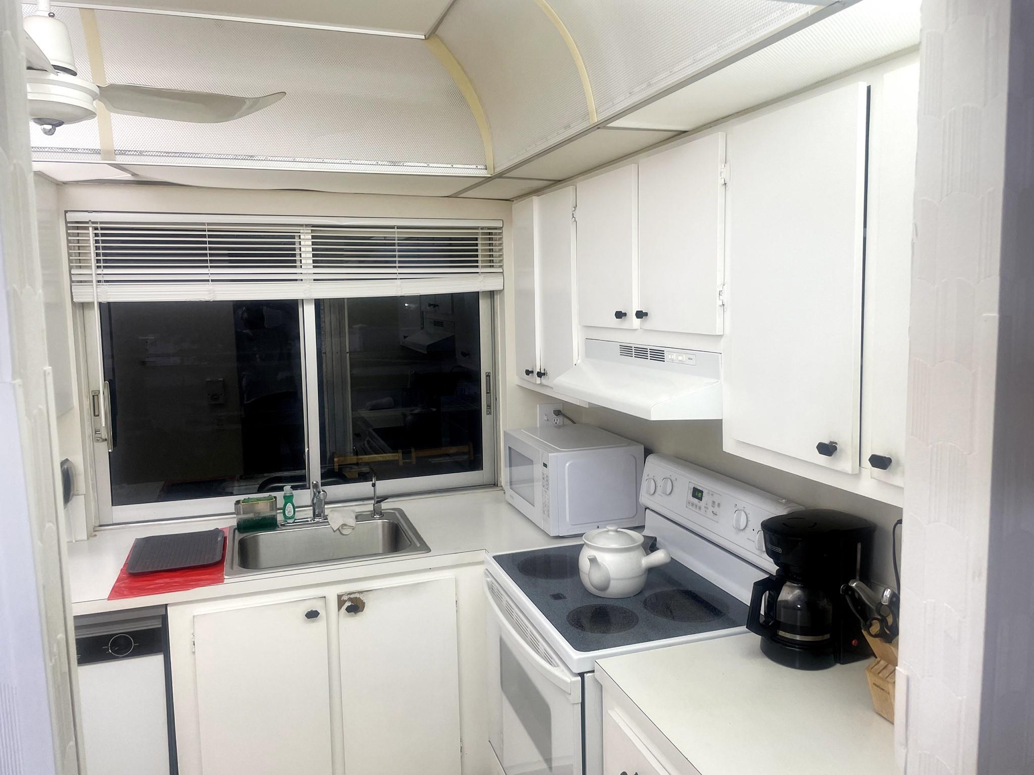 Lime Bay Condo 7 - Residential Lease