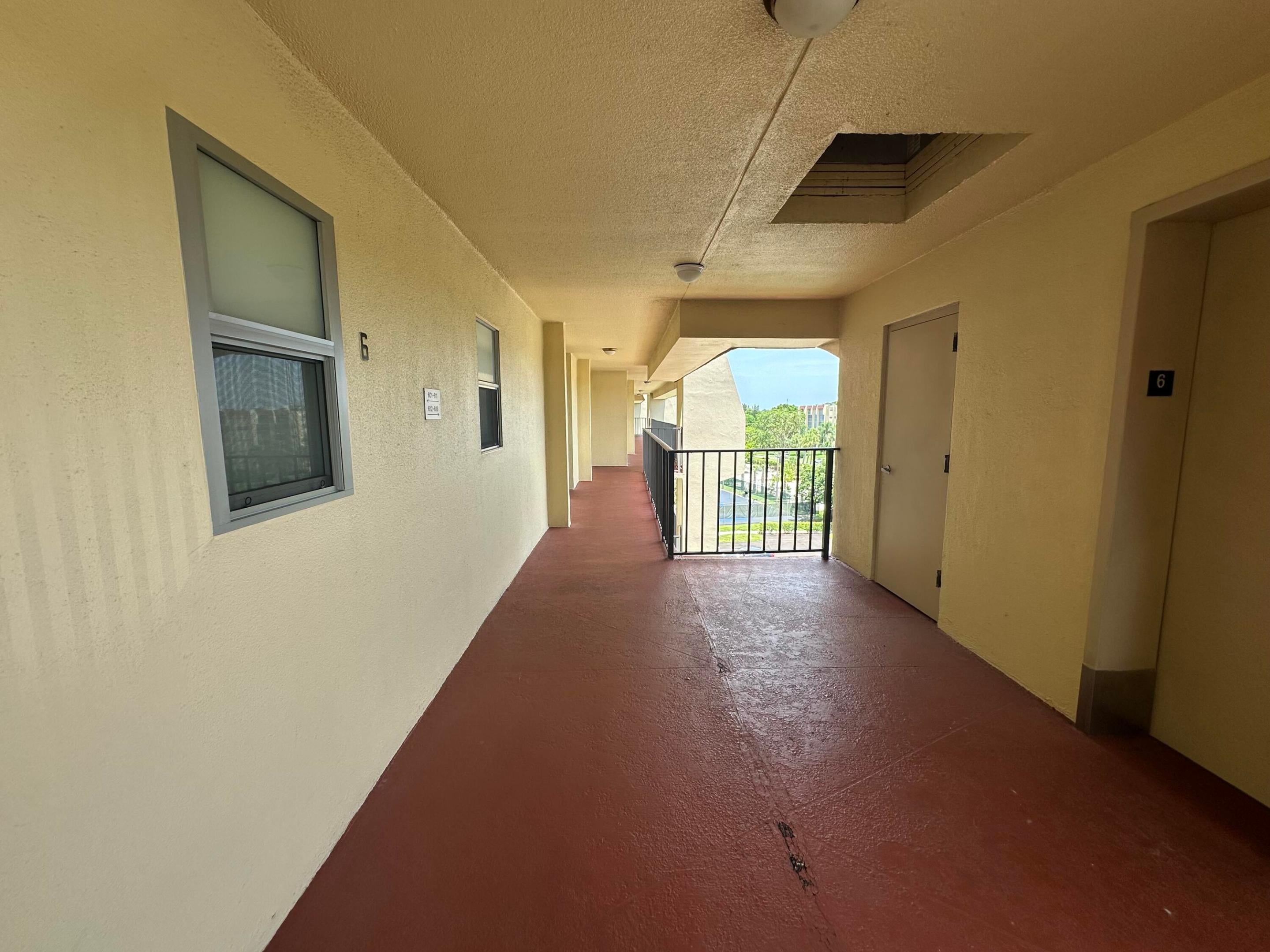 3661 Via Poinciana 615