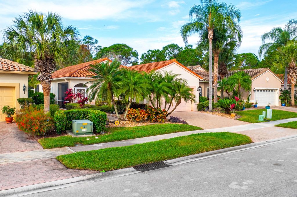 Photo of 407 NW Granville Street, Port Saint Lucie, FL 34986 (MLS # R10953959)