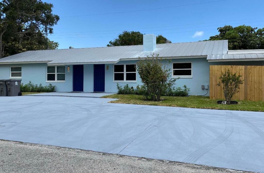 Photo of 1867 Windsor Drive, North Palm Beach, FL 33408 (MLS # B26030229)