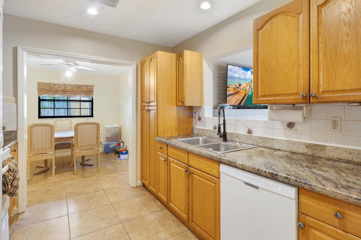 OAKLAND PARK SECOND ADD - Residential