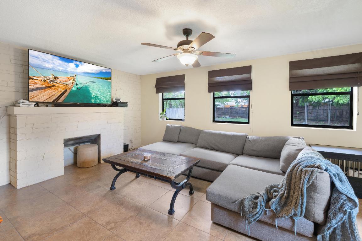 OAKLAND PARK SECOND ADD - Residential