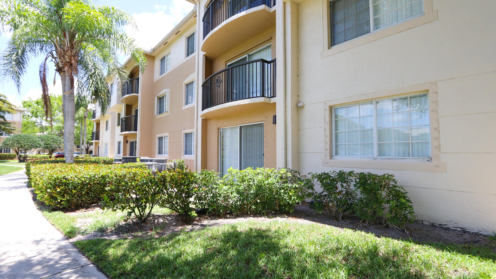 500 N Crestwood Ct Court N 502