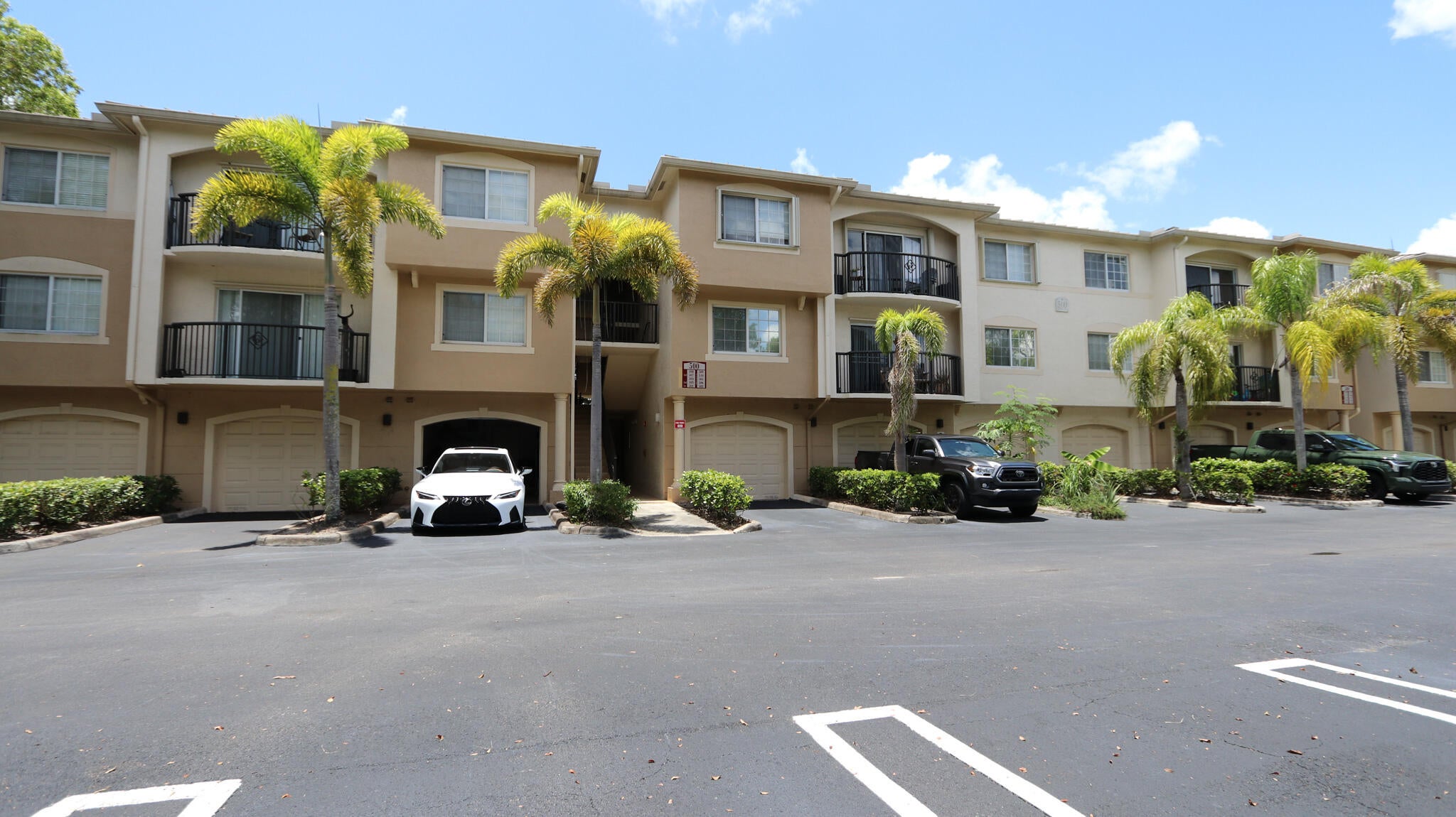 500 N Crestwood Ct Court N 502