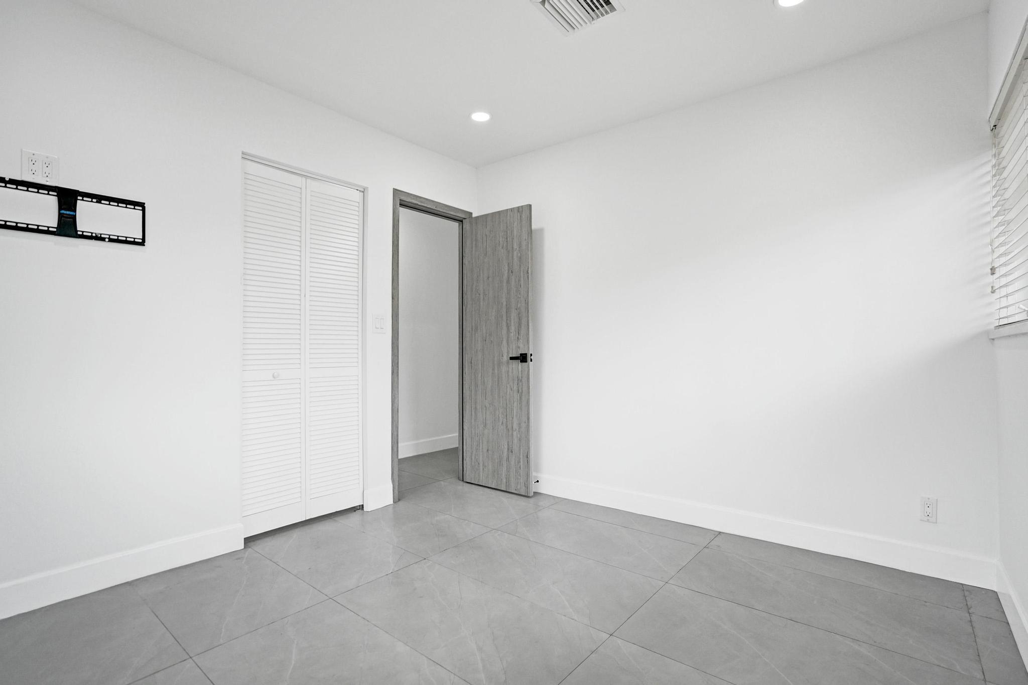 PLANTATION GOLF ESTATES - Residential Lease