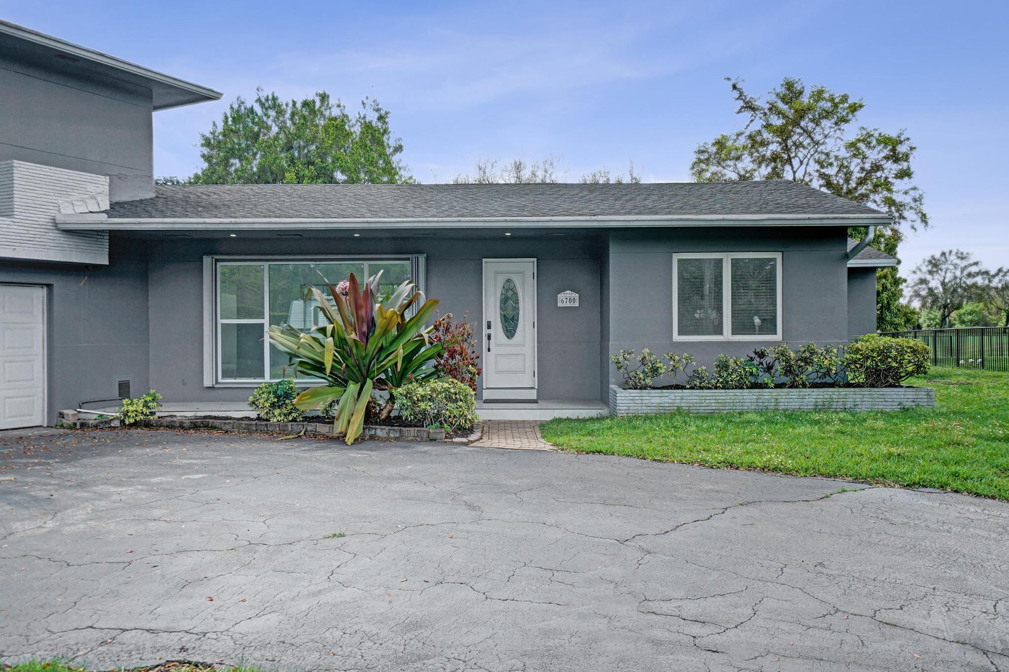 PLANTATION GOLF ESTATES - Residential Lease