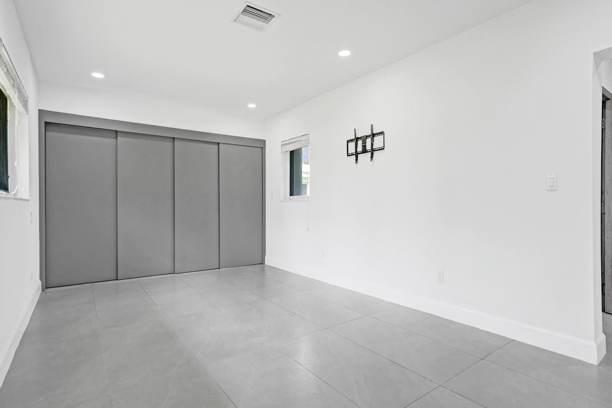 PLANTATION GOLF ESTATES - Residential Lease