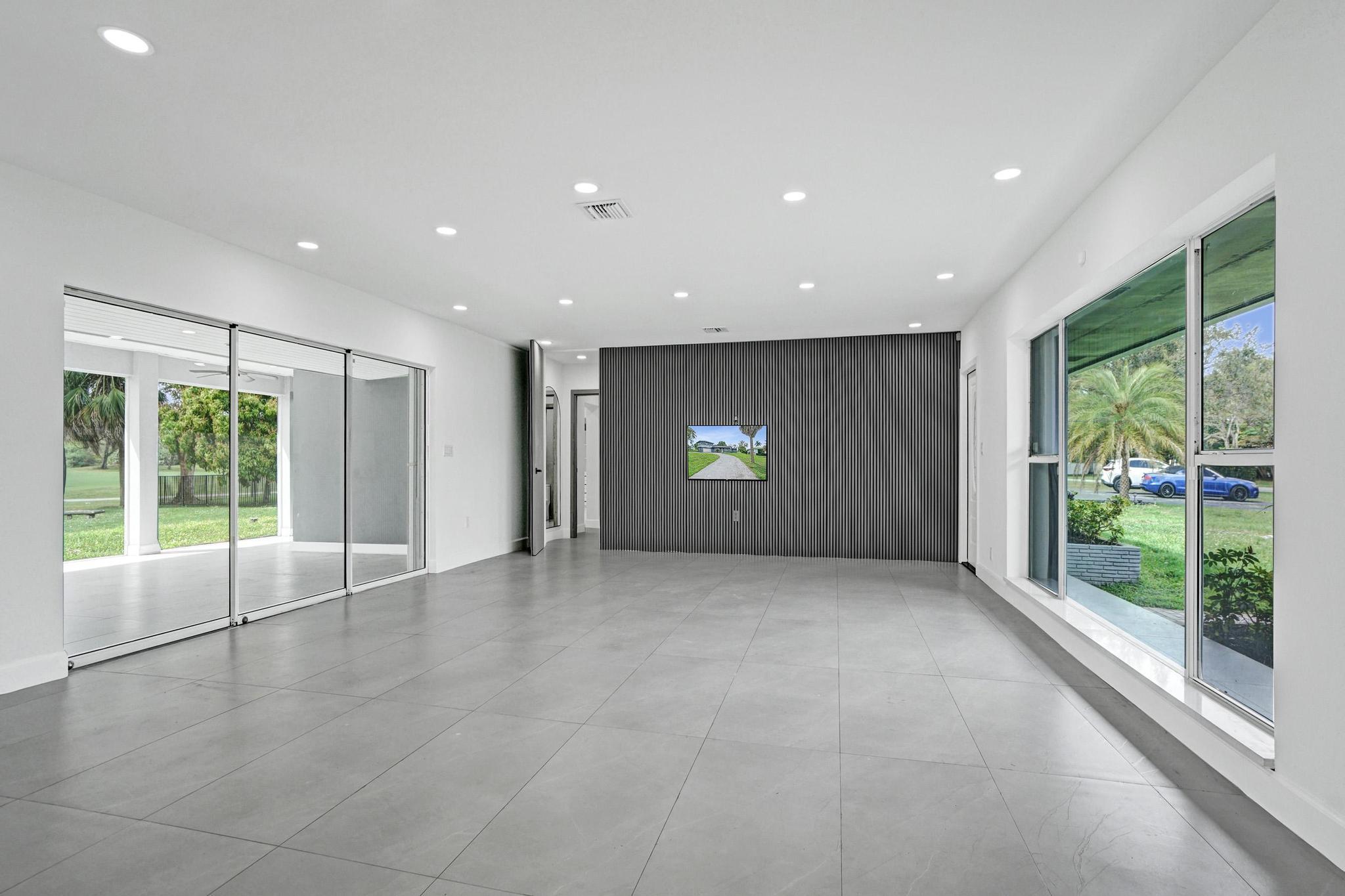 PLANTATION GOLF ESTATES - Residential Lease