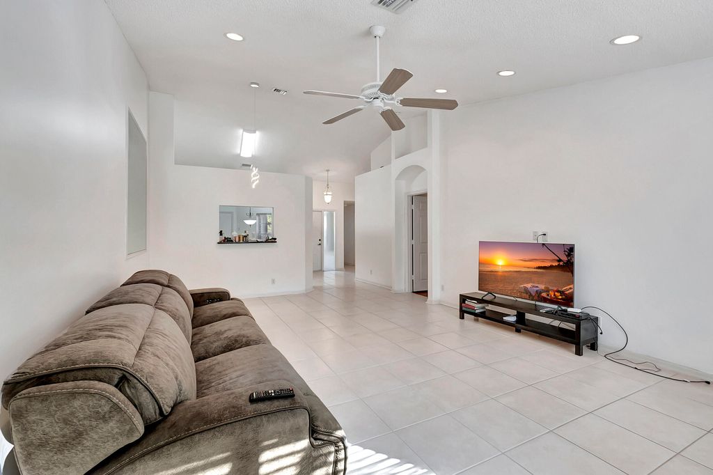 Photo of 6112 Petunia Road, Delray Beach, FL 33484 (MLS # R10947910)