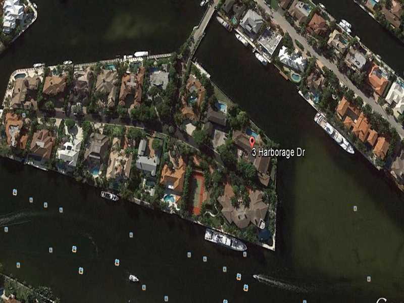 AT NE COR OF GOV - Residential