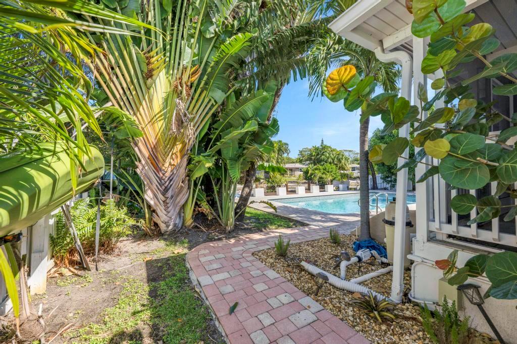 CORAL TERRACE - Residential