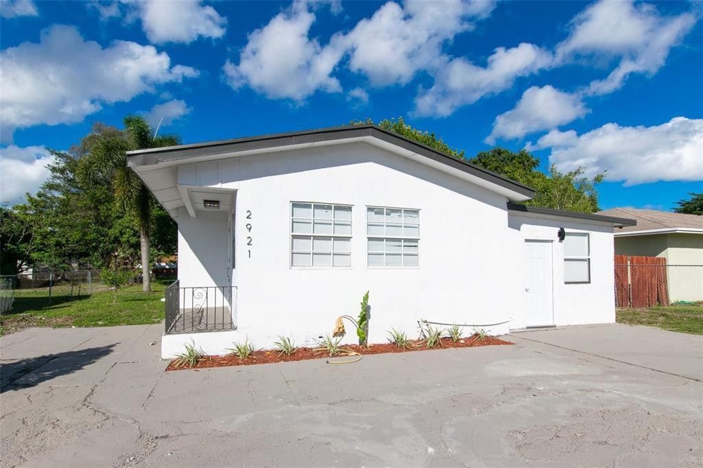 Photo of 2921 NW 25th Street, Fort Lauderdale, FL 33311 (MLS # B26019059)