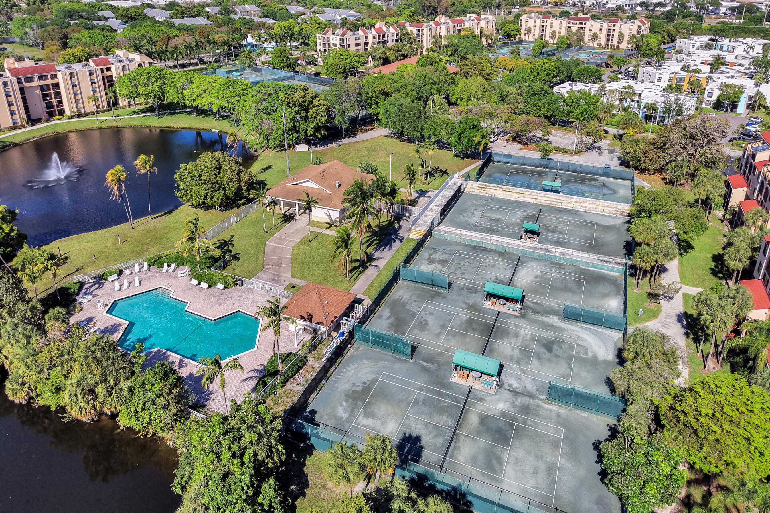 LAVERS DELRAY RACQUET CLUB CONDO - Residential
