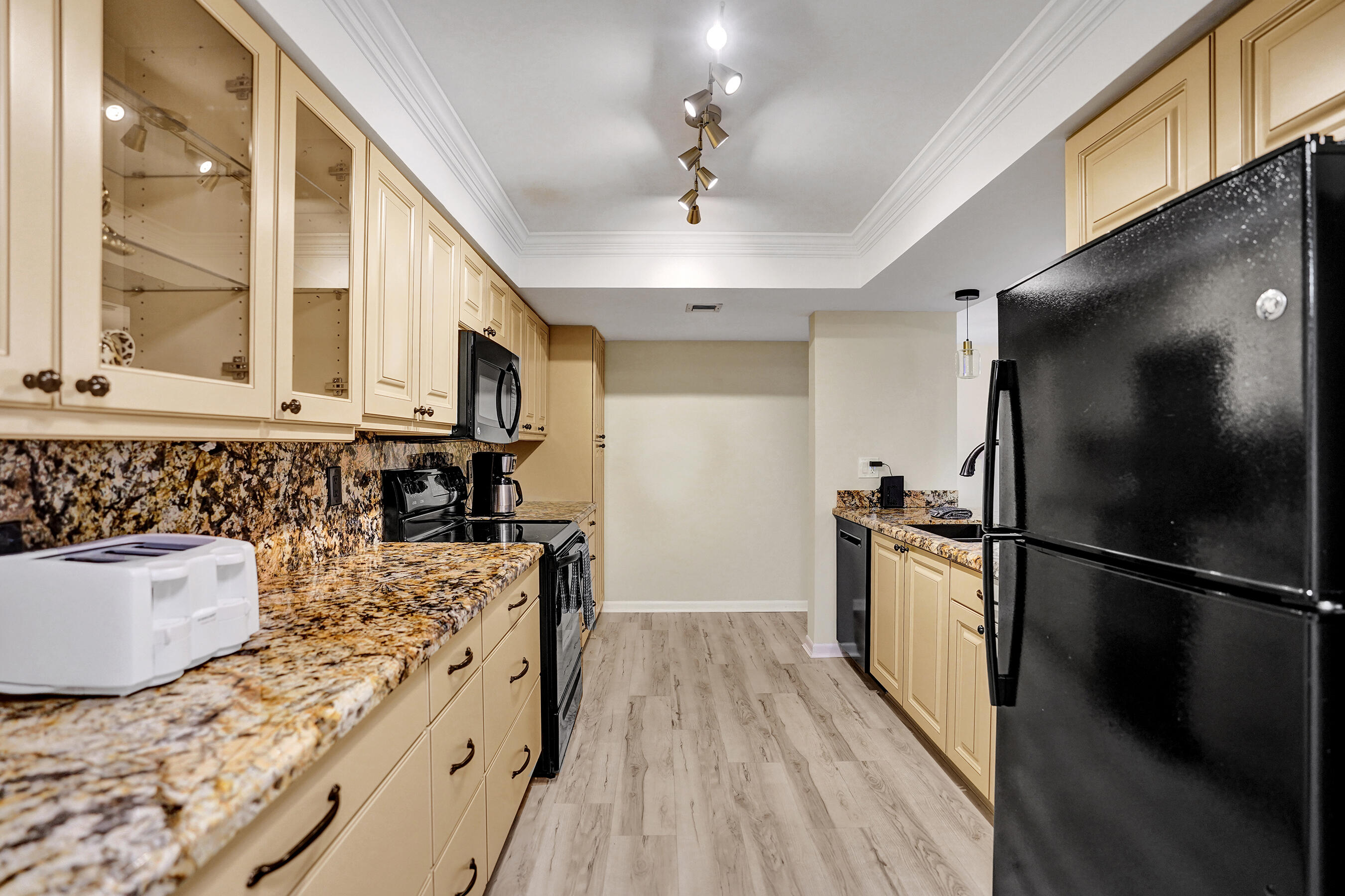 LAVERS DELRAY RACQUET CLUB CONDO - Residential