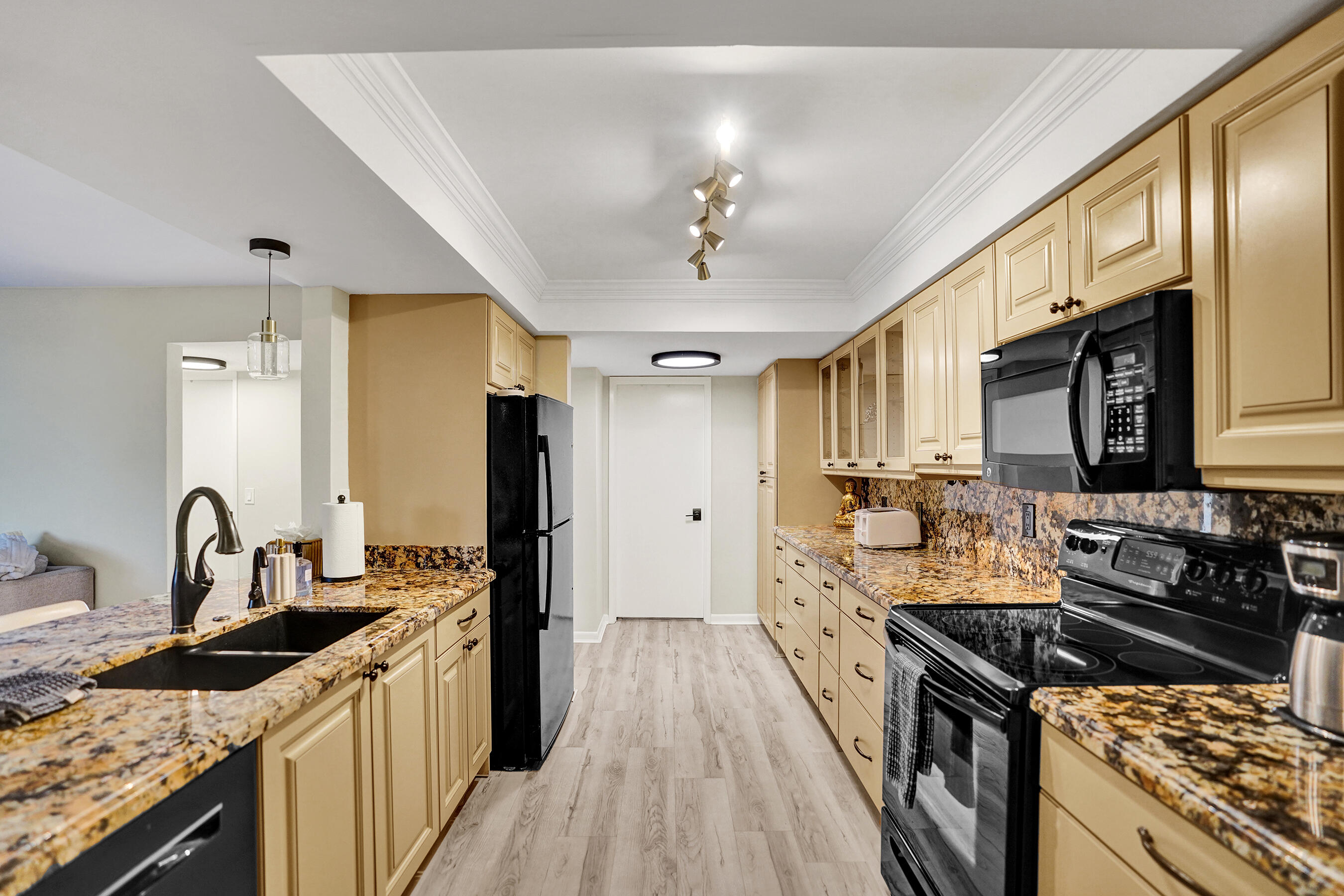 LAVERS DELRAY RACQUET CLUB CONDO - Residential