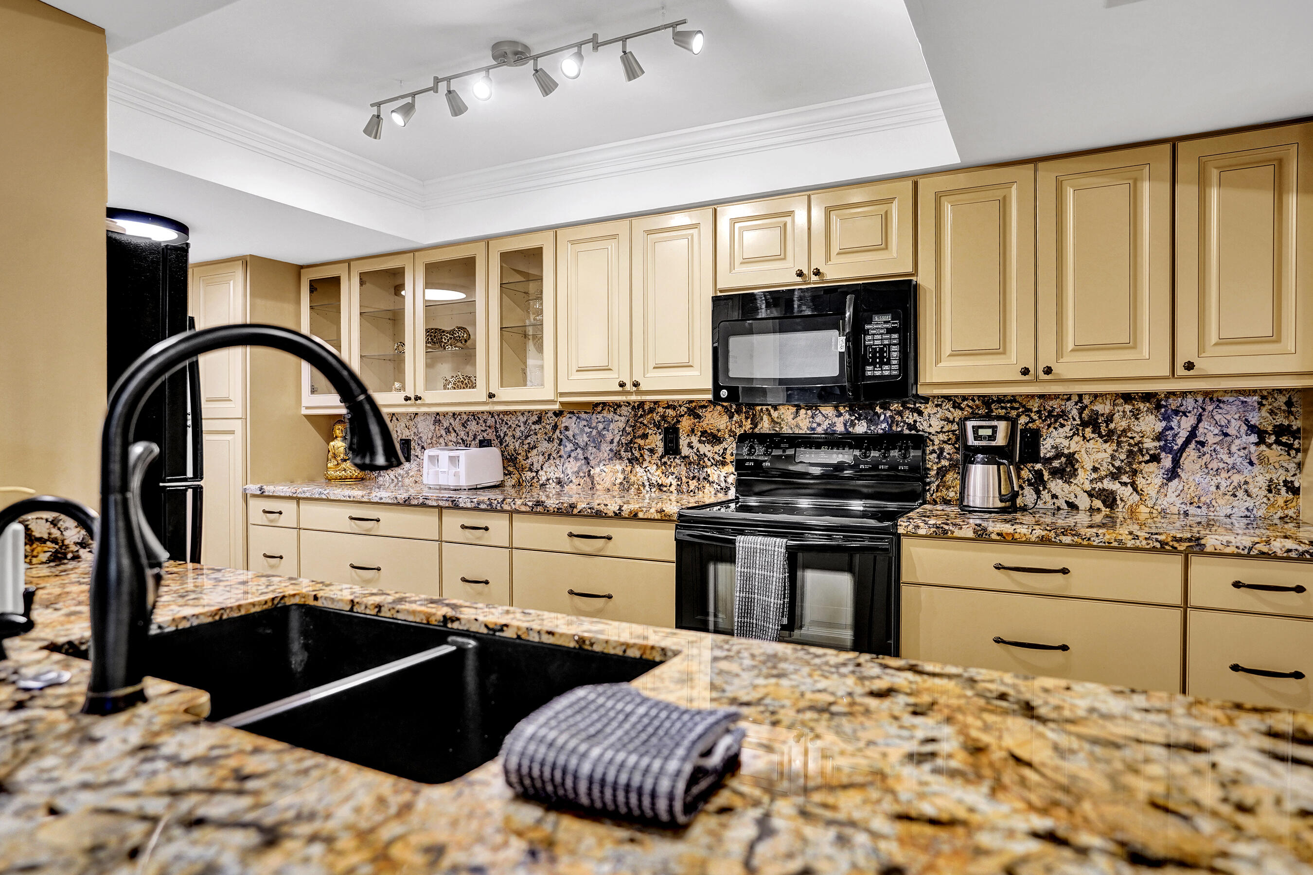 LAVERS DELRAY RACQUET CLUB CONDO - Residential