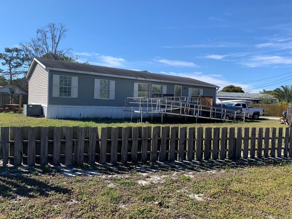 Photo of 1580 NE Seneca Avenue, Stuart, FL 34994 (MLS # R10772878)