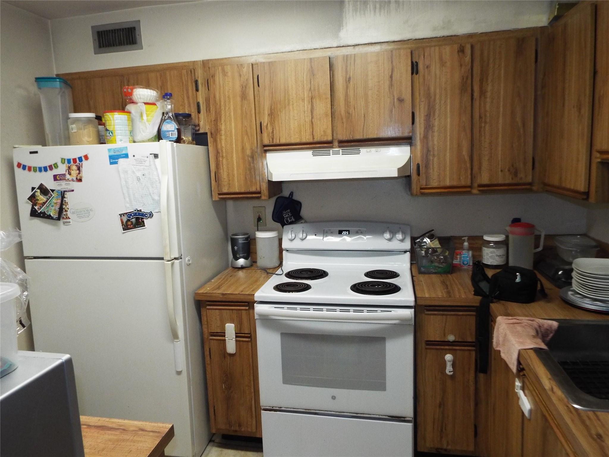 3001 N Oakland Forest Dr 202