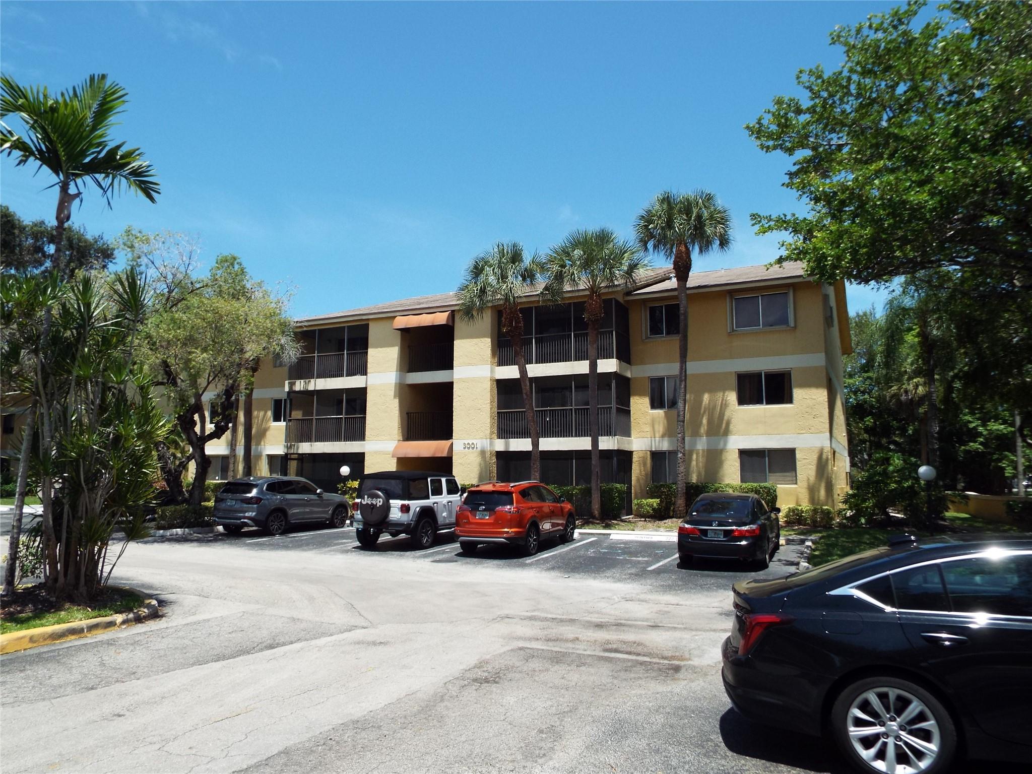 OAKLAND FOREST CLUB - Residential