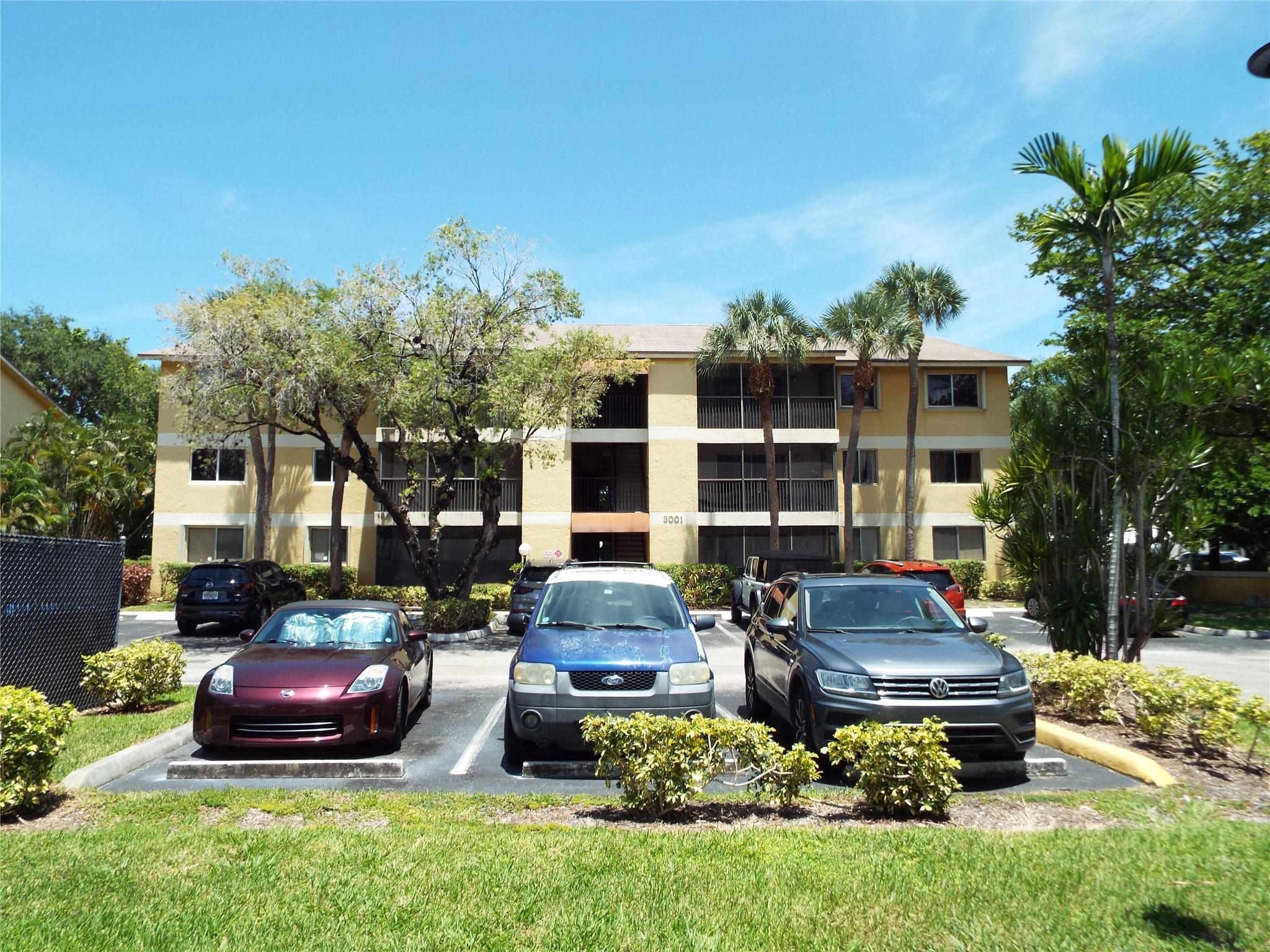 OAKLAND FOREST CLUB - Residential