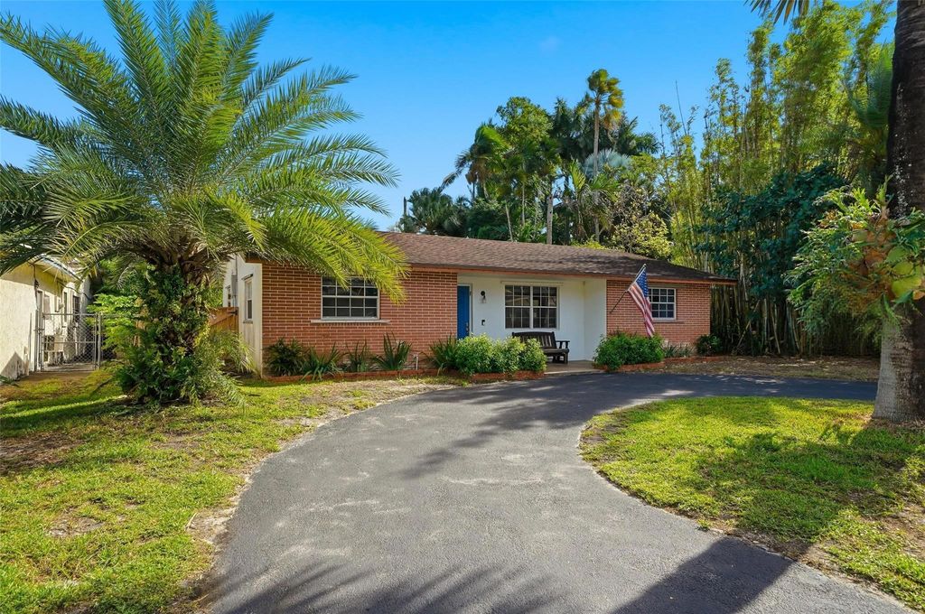 Photo of 4730 SW 54th Ter, Davie, FL 33314 (MLS # F10542163)