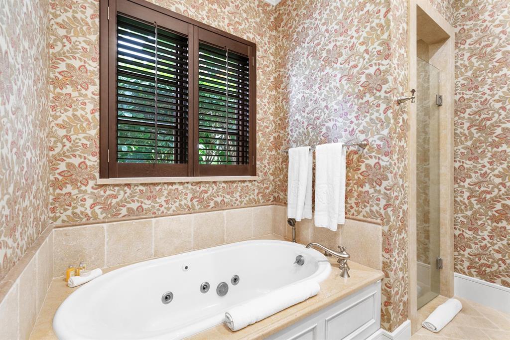 BEARS CLUB VILLAS CONDO - Residential