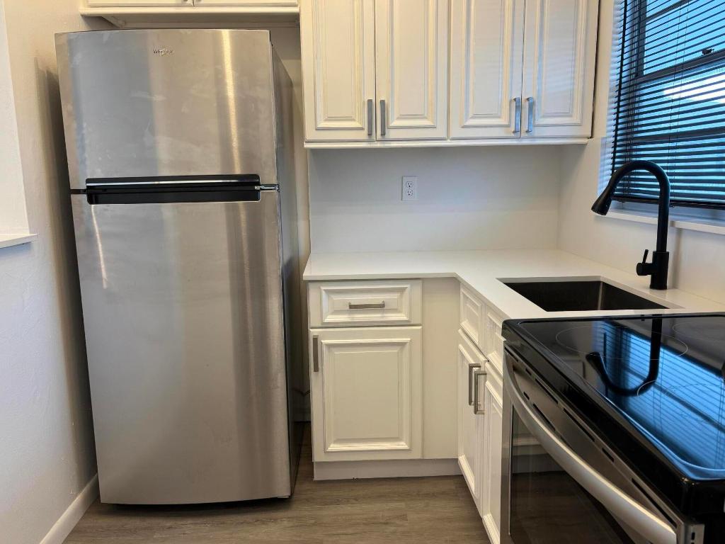 1112 Lake Terrace 207