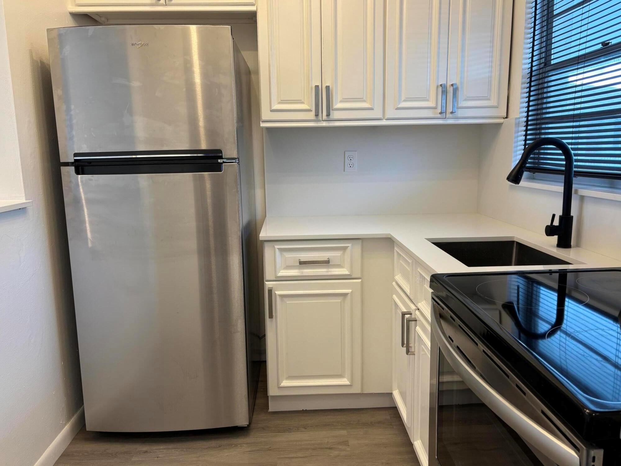 View photos, virtual tours, details... 1112 Lake Terrace 207