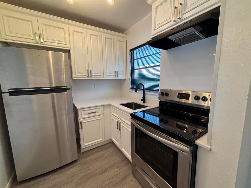 1112 Lake Terrace 207