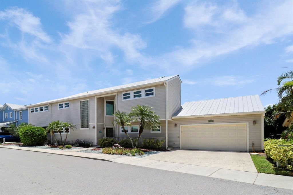 Photo of 306 Xanadu Place, Jupiter, FL 33477 (MLS # R11007210)