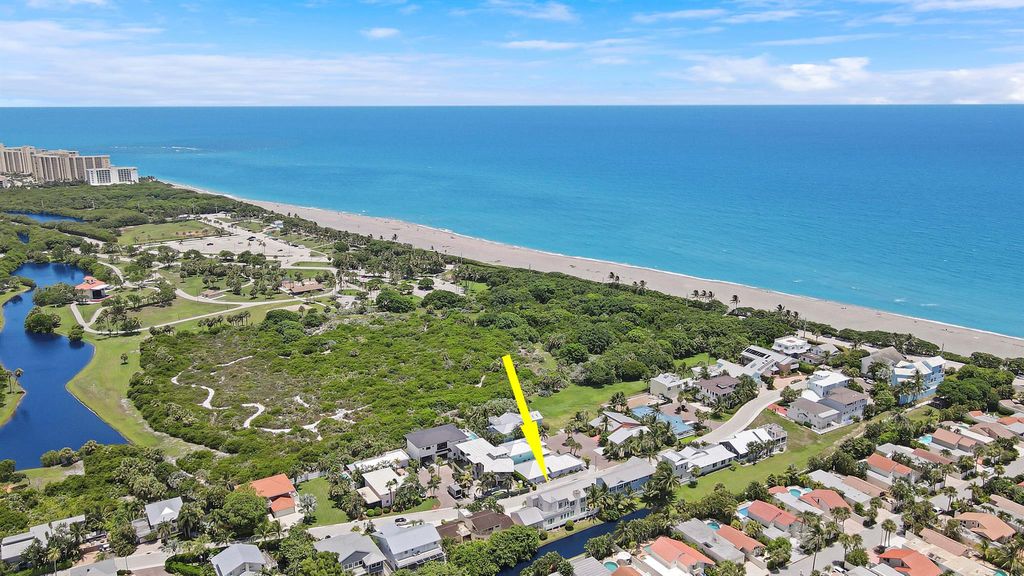 Photo of 306 Xanadu Place, Jupiter, FL 33477 (MLS # R11007210)