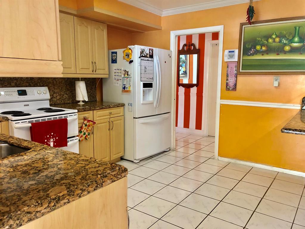 NORTH LAKE WORTH - Residential