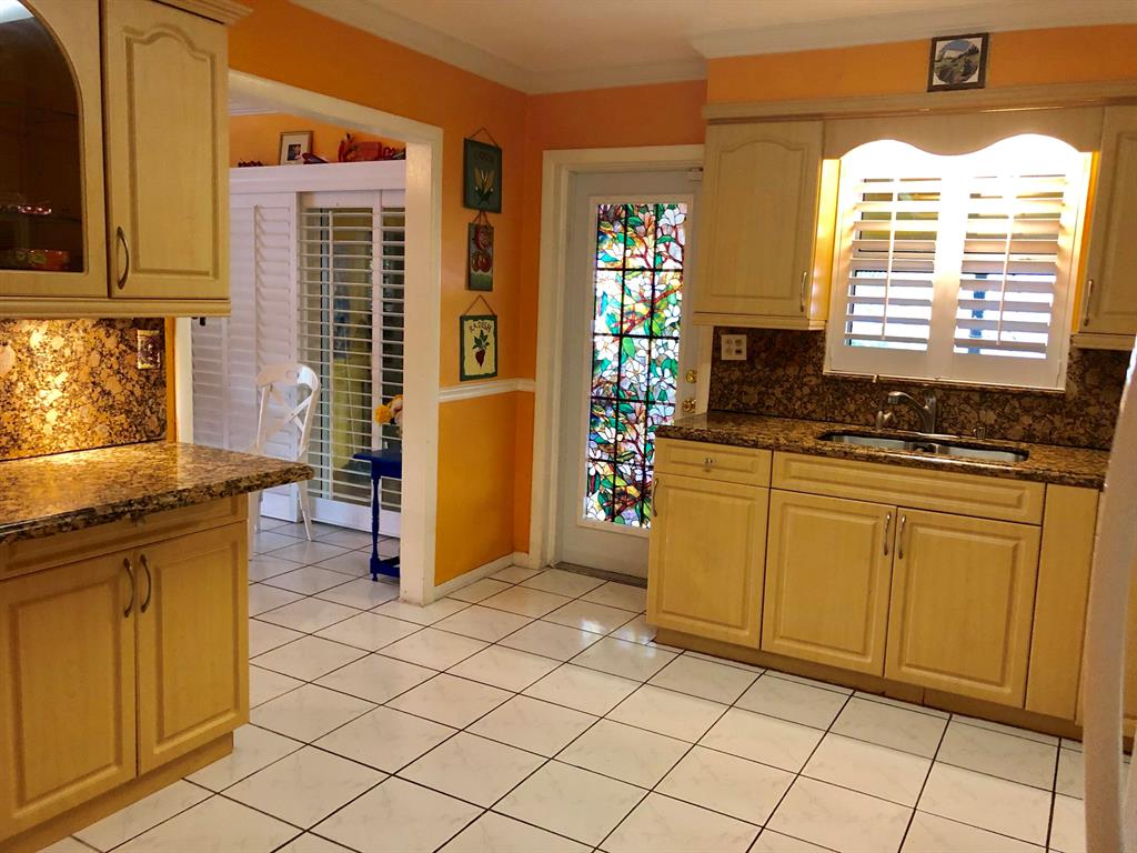 NORTH LAKE WORTH - Residential