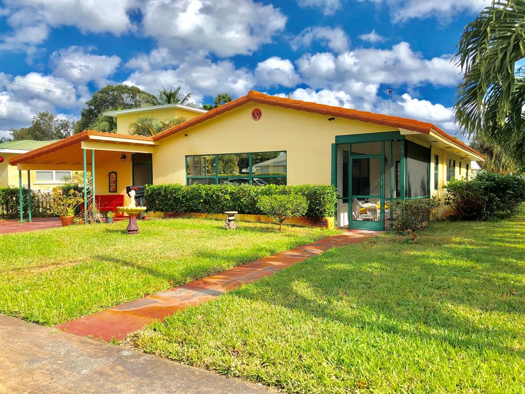 NORTH LAKE WORTH - Residential