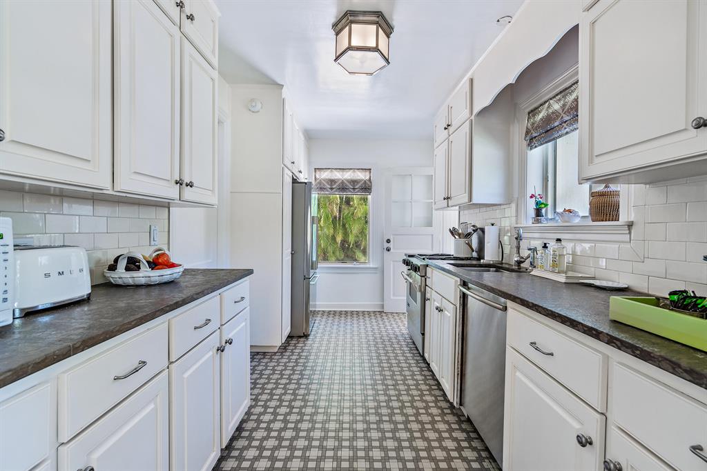 EL ENCANTO - Residential