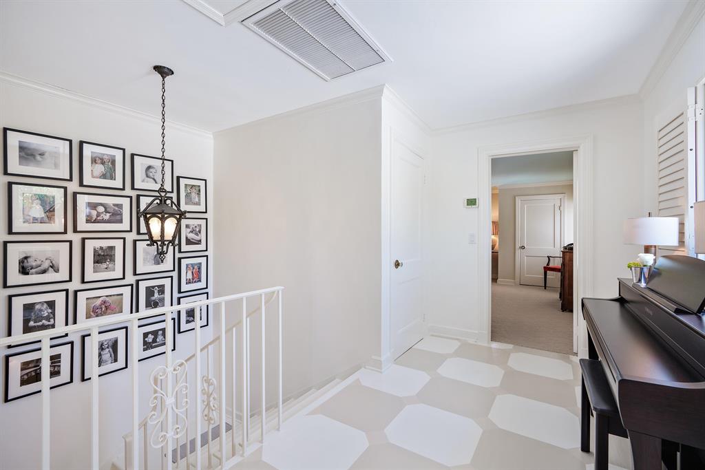 EL ENCANTO - Residential